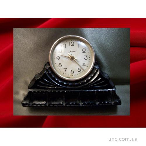 1667 Часы настольные Маяк, СССР, не работают.