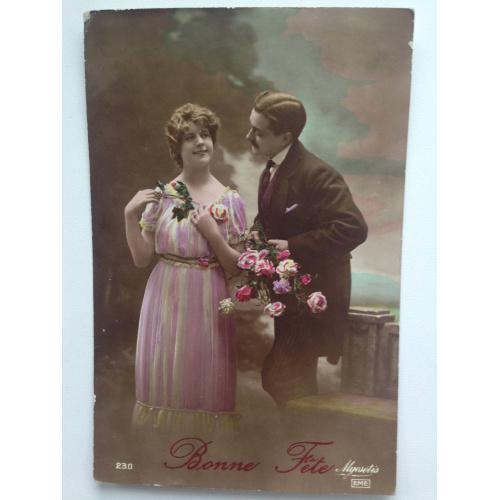 Французская фотооткрытка.  1918 г. С Днем рождения! Мужчина и женщина в парке.