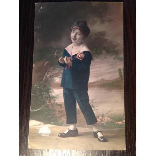 Французская фотооткрытка. Мальчик с розой. 1931 г.
