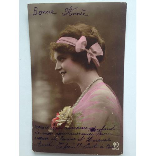 Французская фотооткрытка. С Новым годом! 1919 г. Дама в розовом платье.