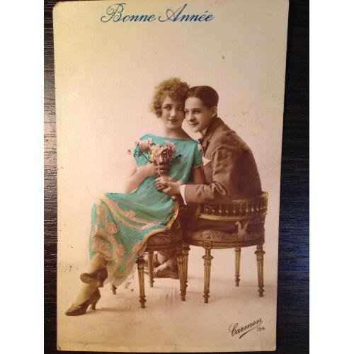 Французская фотооткрытка. С Новым Годом!.Мужчина и женщина в кресле. 1924 г. 