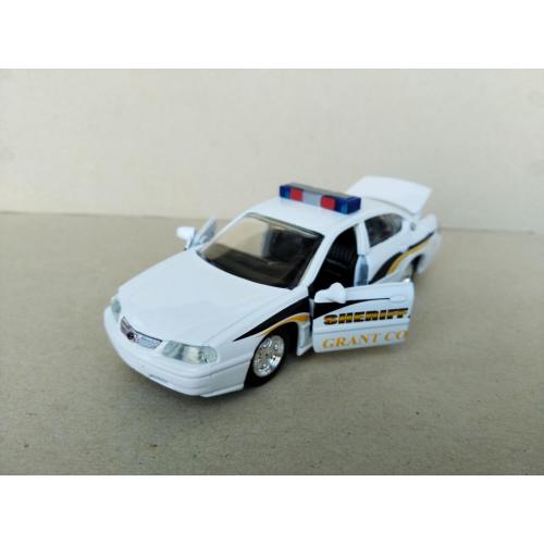 Chevrolet Impala mk8 2001 Grant County Police 1:43 Road Champs