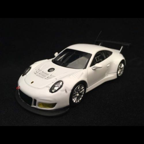 Porsche 911 GT3 R 1:43 IXO