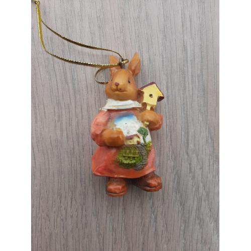 Рождественская керамическая елочная игрушка Зайчиха со скворечником (Германия)