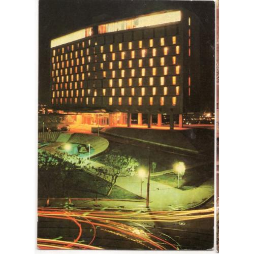 Азербайджанская ССР Баку Гостиница Турист вечером 05.04.1982 ДМПК