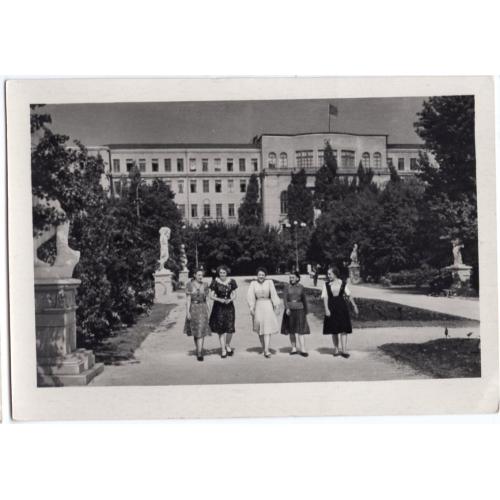  Днепропетровск 367 Парк у здания Облисполкома 20.07.1954 Укрфото фото Г. Угринович 