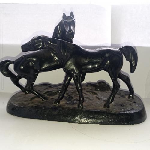 Фигура чугун Касли 1974 год Два коня - статуэтка высота 16,5 см, длина 24 см