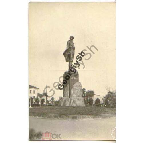 Горький памятник М Горькому фото В Зобова  артель Фотоснимок