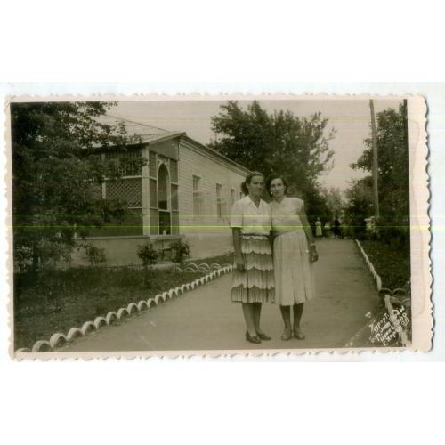 Харьков Берминводы Березовские минводы Аллея июнь 1960 год девушки 8,5х14 см