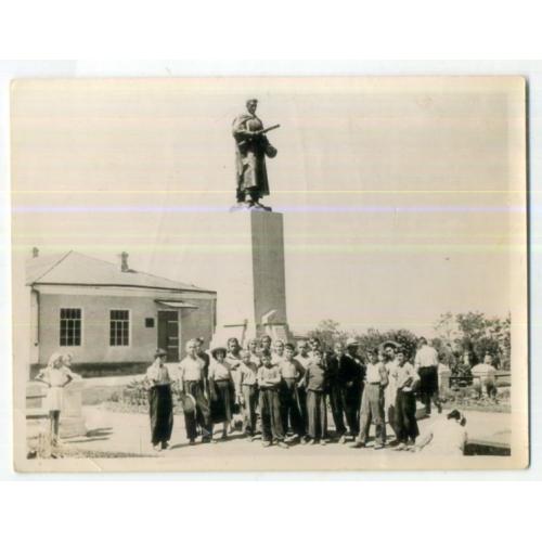 Харьков Коробов памятник павшим в Великой Отечественной войне лето 1959 9х12 см