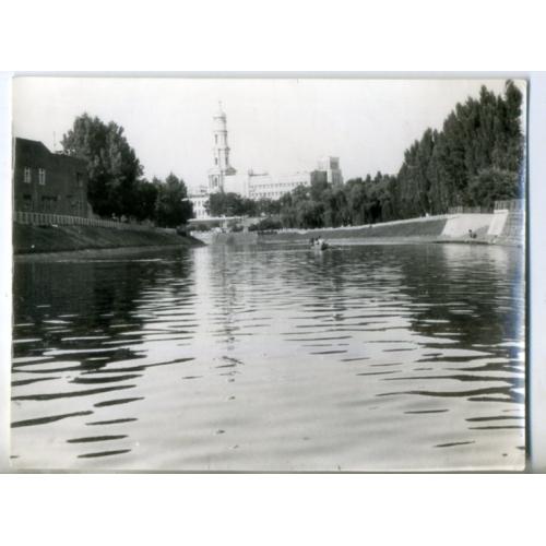 Харьков на реке Лопань, вид на Успенский собор 9х12 см  