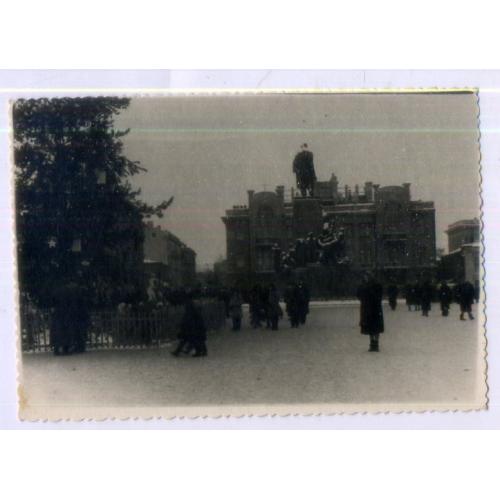 Харьков Новогодняя елка у памятника Шевченко январь 1955 8,5х12,3 см  