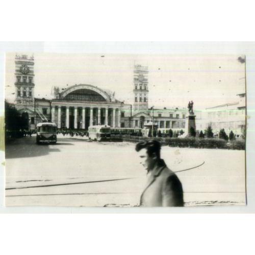 Харьков Вокзал / Южный вокзал , памятник, троллейбус 8х12,7 см