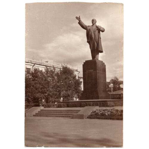 Иркутск памятник В,И. Ленину артель Бытовик