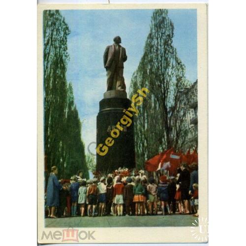 Киев Памятник В.И. Ленину Градов  пионеры