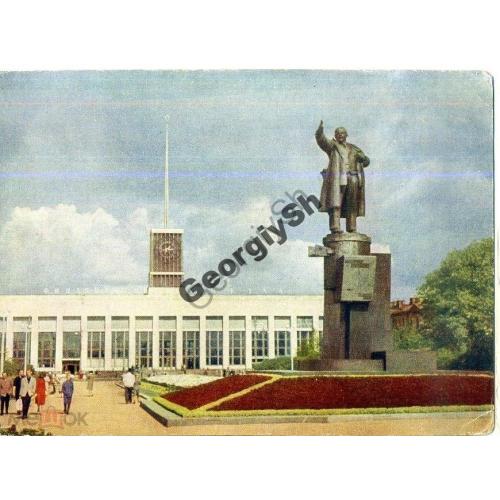 Ленинград Памятник Ленину Финлянский вокзал 25.08.1962  ИЗОГИЗ