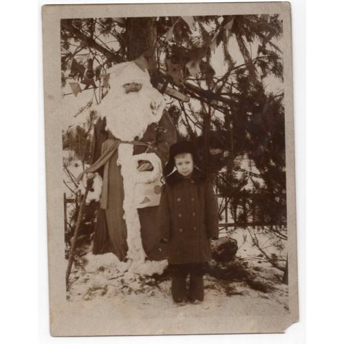 Мальчик у Новогодней елки с Дедом Морозом 01.01.1957 9х12 см