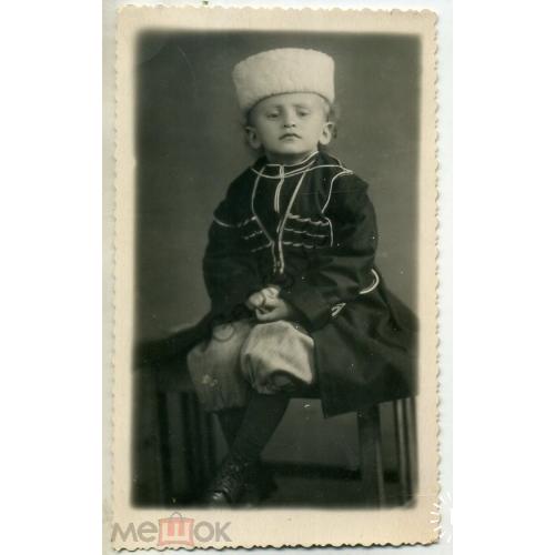 Мальчик в кавказском костюме 8,5х14,3 см в 5-1 папаха  