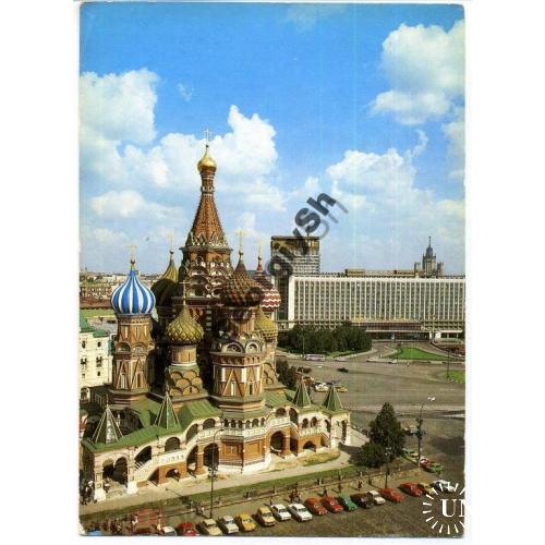 Москва Вид на Покровский собор и гостиница Россия  1981