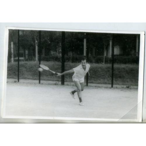 Мужчина на тенисном корте 8,2х12,8 см большой теннис фото 3