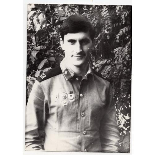 Рядовой Советской Армии , значки Гвардия, ГТО, Отличник 1976 год 9х12,5 см