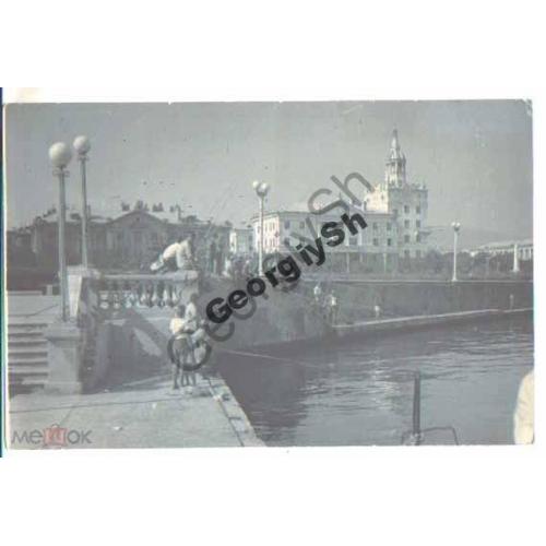 Рыболовы-любители на Каботажной пристани 27.04.1965  