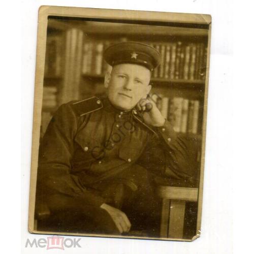 Солдат в библиотеке Служба за границей 24.11.1949 8,8х11,7 см  
