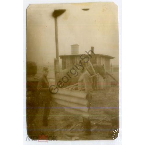 Солдаты на погрузке телеги, лошадь г. Орел 1971 7,3х10,5 см  