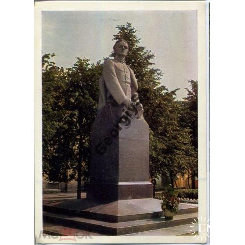 Ульяновск Памятник Ленину-гимназисту 1969  
