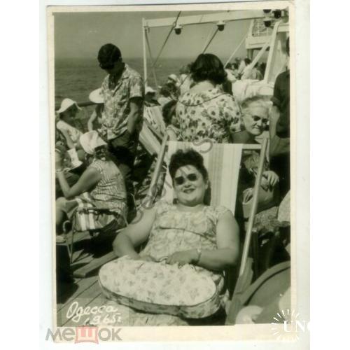 Женщина в шезлонге на палубе теплохода Одесса 1965 8,5х11,7 см  