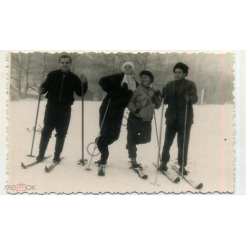 Зима четыре лыжника 7,2х11,5 см  