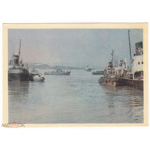 Мурманск. На рейде у порта. 1966 г.
