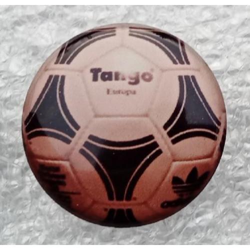 футбол Чемпионат Европы Германия официальный мяч Tango Europa