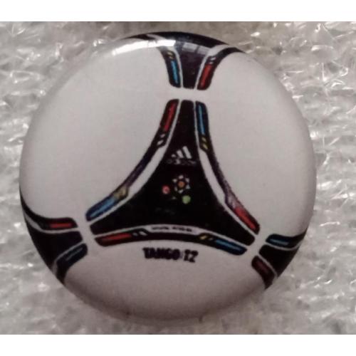 футбол Чемпионат Европы Украина,Польша 12 г.официальный мяч  Tango 12 