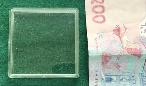 КВАДРАТНАЯ КАПСУЛА ДЛЯ МОНЕТЫ ПЕКТОРАЛЬ родная НБУ