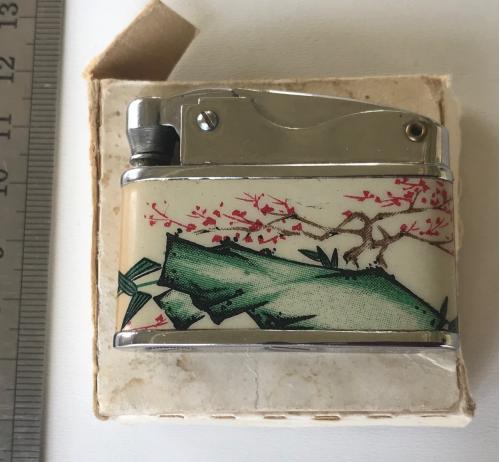 ЗАЖИГАЛКА СТАРЫЙ КИТАЙ без бензина, искра есть родная коробка