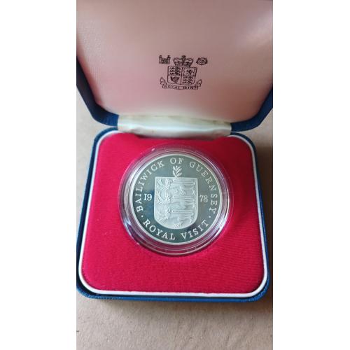 25 пенсов  Гернси 1978 г. "Королевский визит" (серебро)