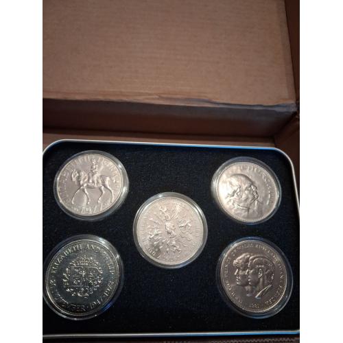 Великобритания 25 пенсов (ШАЙБЫ) в коробке 5 монет.