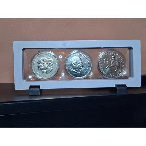 Великобритания  25 пенсов (ШАЙБЫ) в рамке 3 монеты.