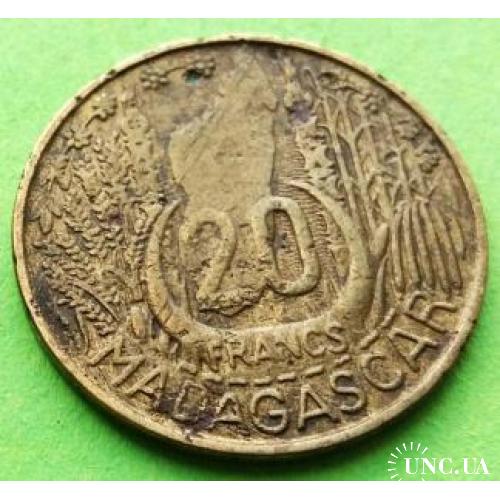 Фр. Мадагаскар 20 франков 1953 г. (~)