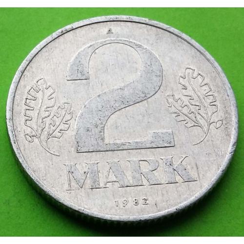 ГДР 2 марки 1982 г. 