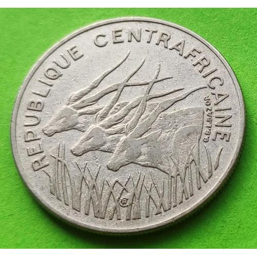 Хорошее состояние - ЦАР 100 франков 1972 г. - год в ленте, редкая