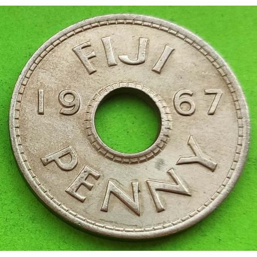 Красивая - Фиджи 1 пенни 1967 г. (Елизавета II)