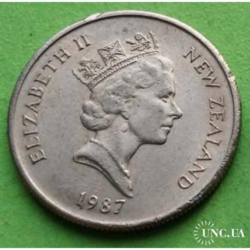 Новая Зеландия 5 центов 1987 г. (второй портрет)