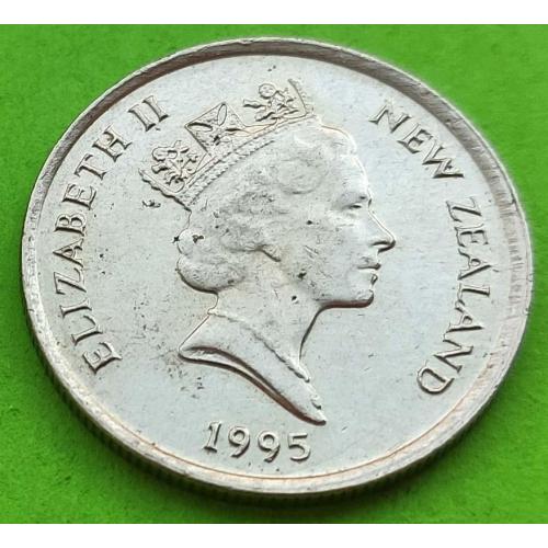 Новая Зеландия 5 центов 1995 г. (второй портрет)