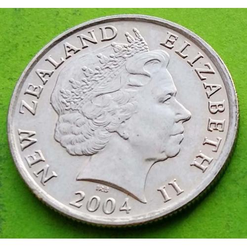 Новая Зеландия 5 центов 2004 г. (третий портрет)