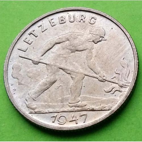 Отличное состояние - Люксембург 1 франк 1947 г. (тип монеты 1946-1947 гг.) 