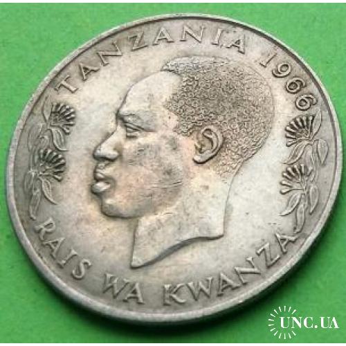 Первый портрет - Танзания 1 шиллинг 1966 г. - не тертая, хорошее состояние