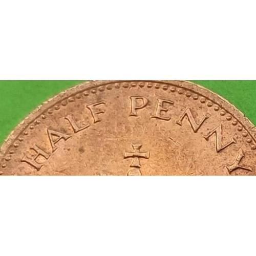 Редкая надпись (не NEW, а HALF) - Великобритания 1/2 пенни 1982 г.