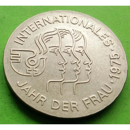 Редкая - юб. ГДР 5 марок 1975 г. (Международный год женщин) 